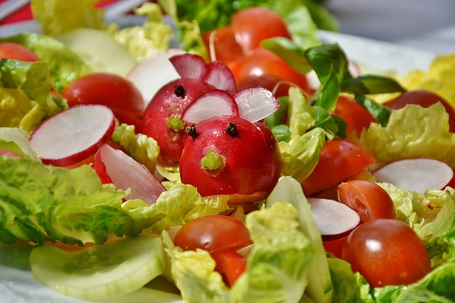 une salade détox avec des légumes bio